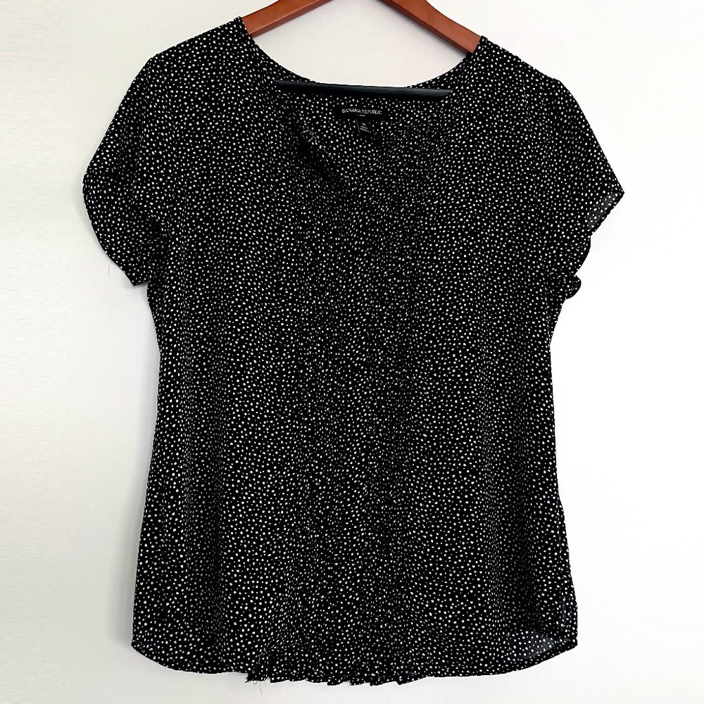 Banana Republic Smocked Front Pleated Back Short Sleeve Blouse